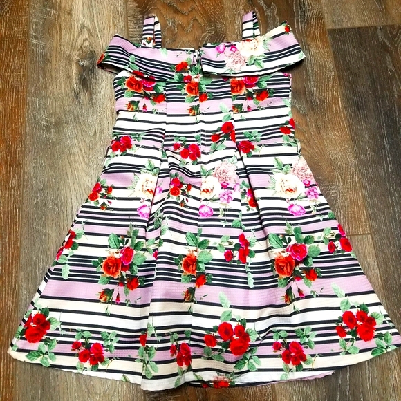 🏷Peppermint Off Shoulder Girls Dress - Picture 2 of 4